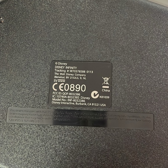 Disney Infinity 1.0 PS3 Game, 2 Platforms & Disney Cars Play Set Bundle - Picture 9 of 15